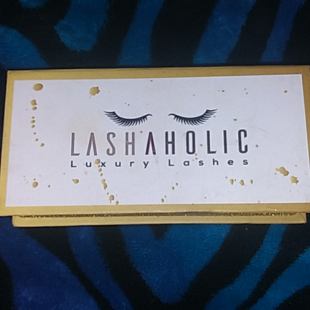Un-used Lashaholic lashes